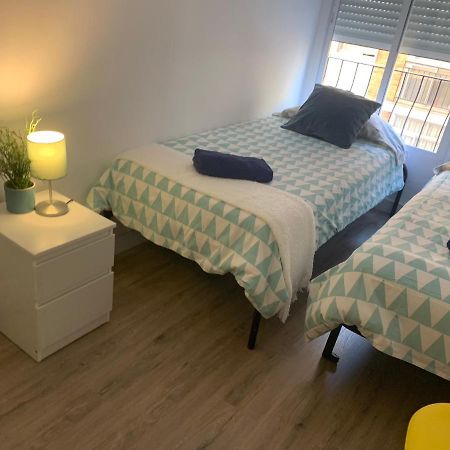 Centro Grupos Malaga Parking Gratis 3 Apartment Exterior photo